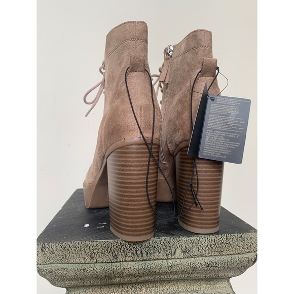 Forever 21 tan high heel lace up booties, 7.5 - Picture 9 of 10